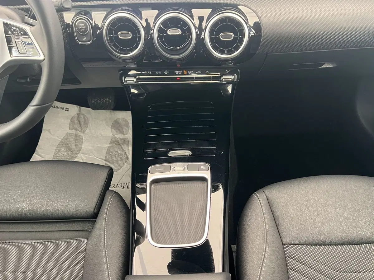 Mercedes-Benz CLA Shooting Brake usata a Cosenza (15)