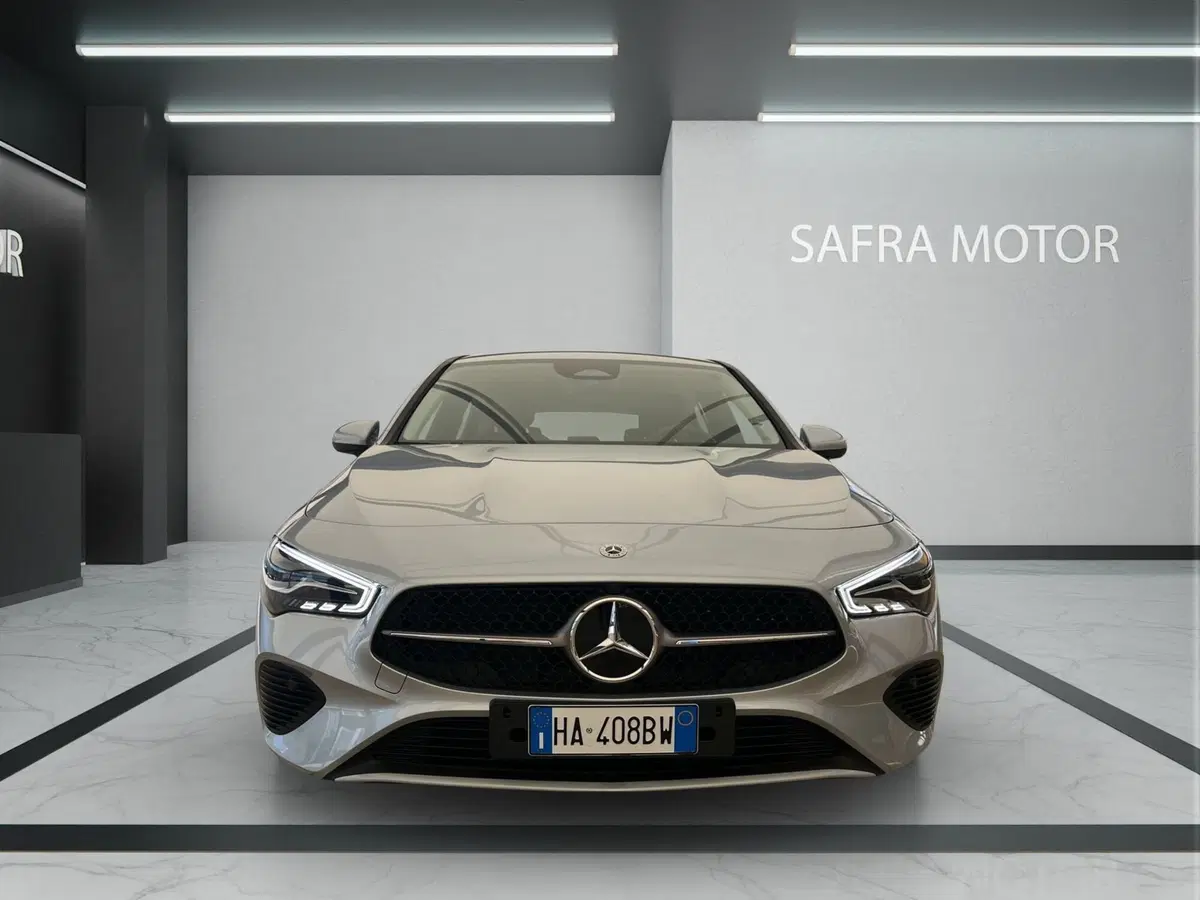 Mercedes-Benz CLA Shooting Brake usata a Cosenza (2)