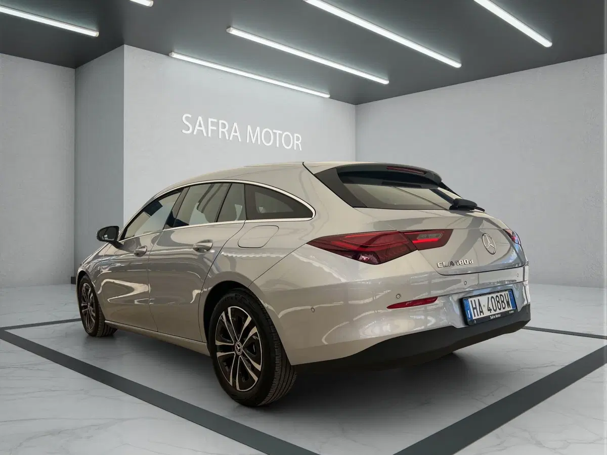Mercedes-Benz CLA Shooting Brake usata a Cosenza (4)