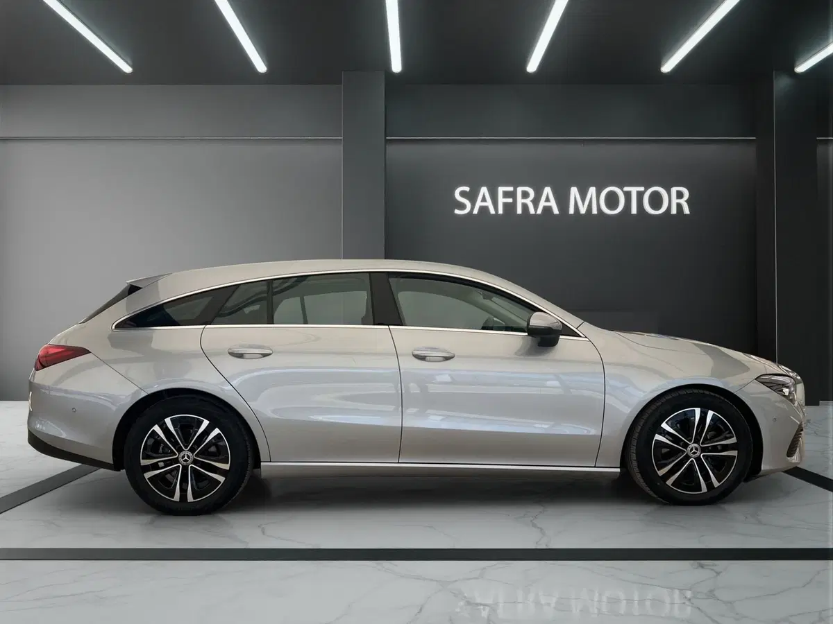 Mercedes-Benz CLA Shooting Brake usata a Cosenza (7)