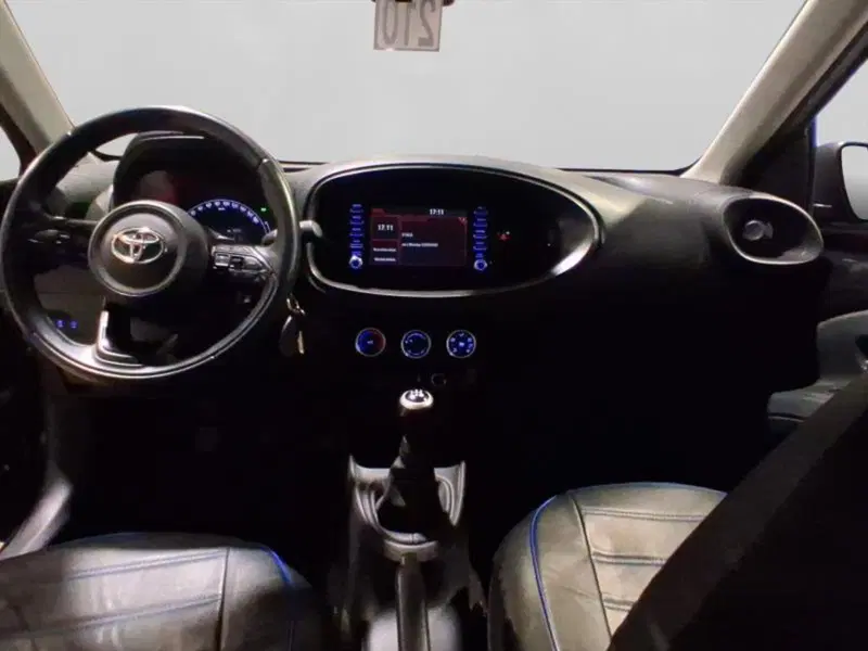 Toyota Aygo X usata a Genova (11)