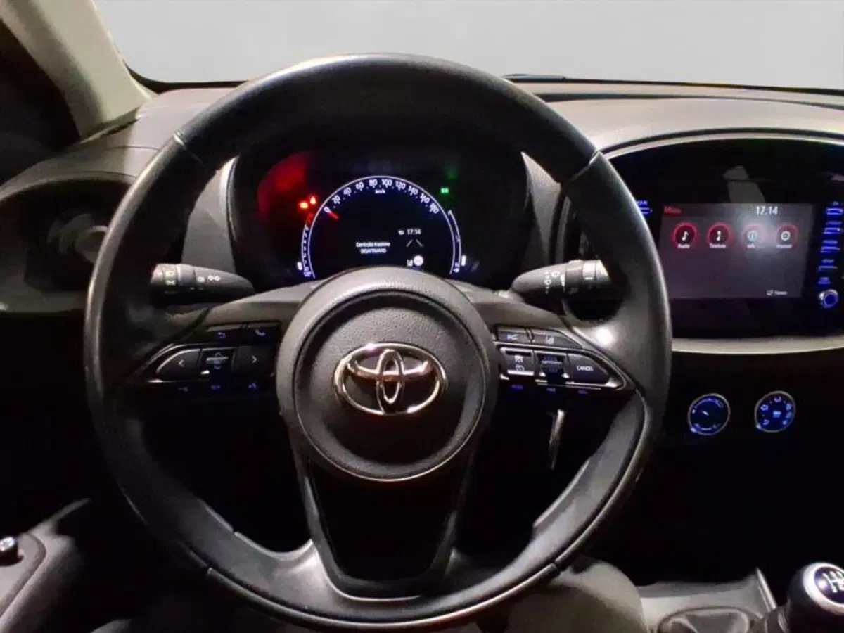 Toyota Aygo X usata a Genova (14)