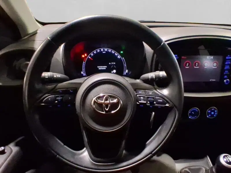 Toyota Aygo X usata a Genova (14)