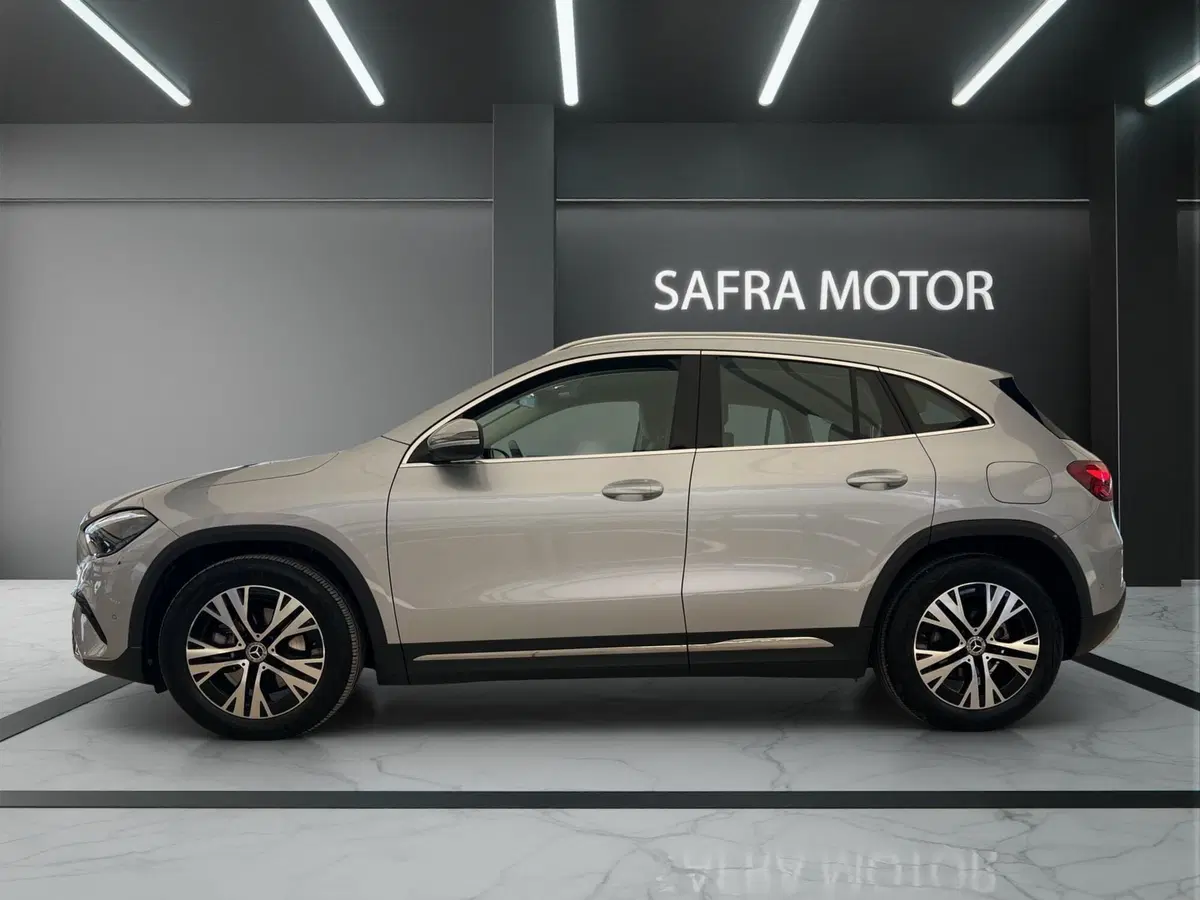 Mercedes-Benz GLA SUV usata a Cosenza (3)