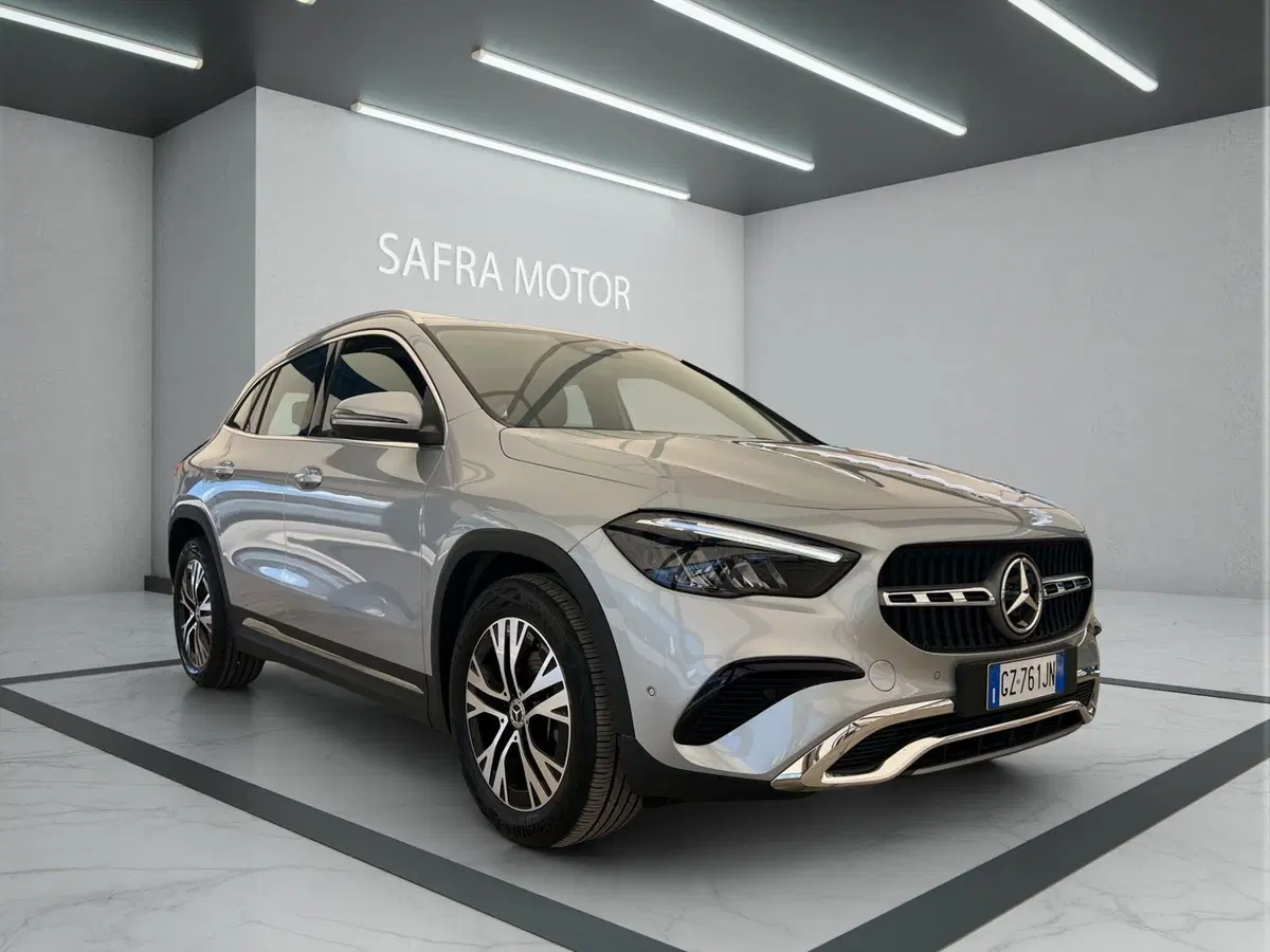Mercedes-Benz GLA SUV usata a Cosenza (8)