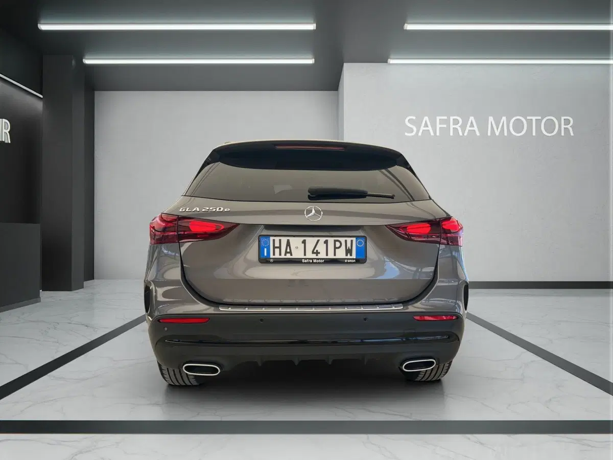Mercedes-Benz GLA SUV usata a Cosenza (5)