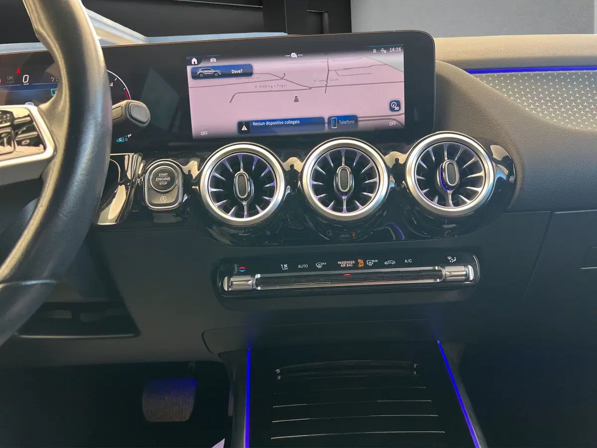 Mercedes-Benz GLA SUV usata a Cosenza (16)