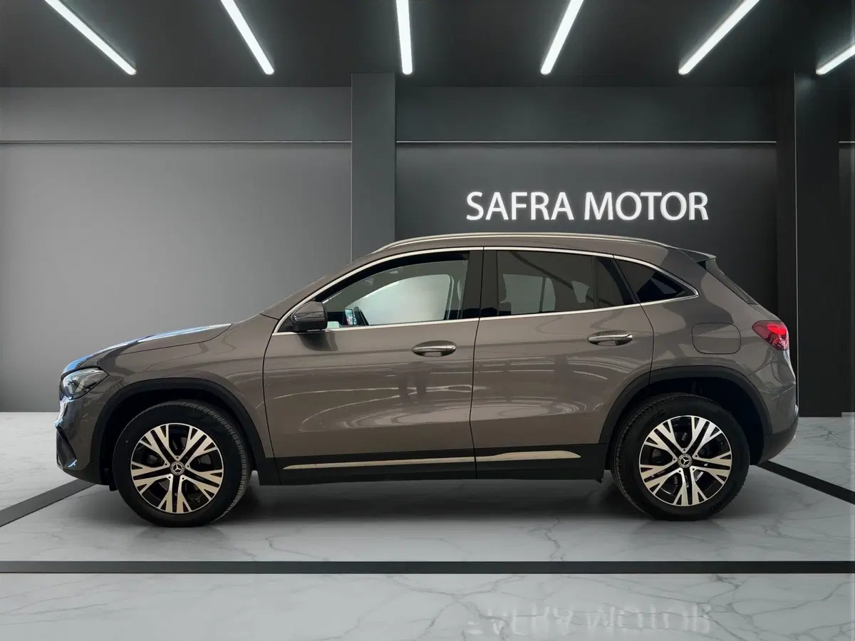 Mercedes-Benz GLA SUV usata a Cosenza (3)