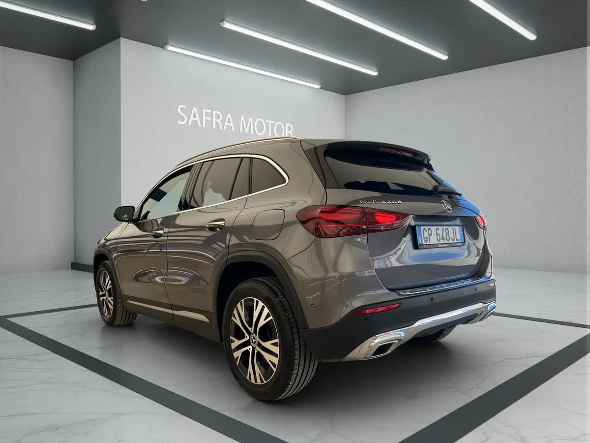 Mercedes-Benz GLA SUV usata a Cosenza (4)
