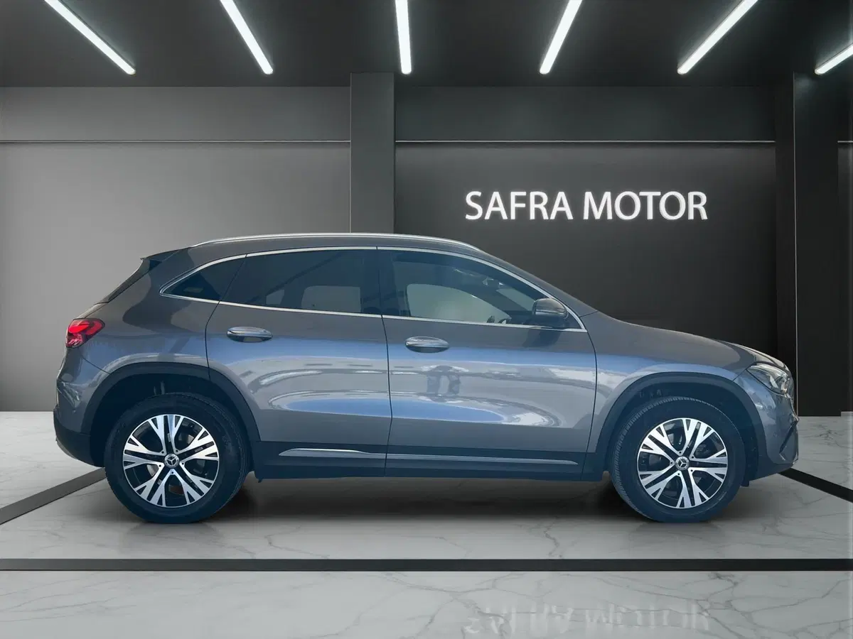 Mercedes-Benz GLA SUV usata a Cosenza (7)
