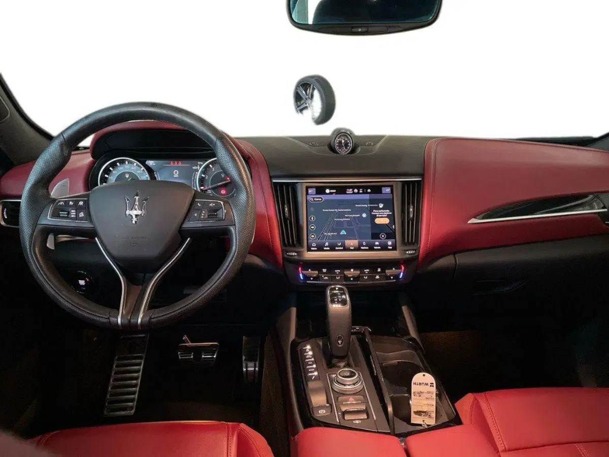 Maserati Levante usata a Ancona (10)