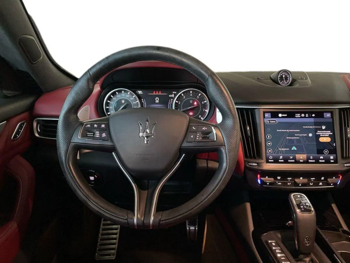 Maserati Levante usata a Ancona (11)