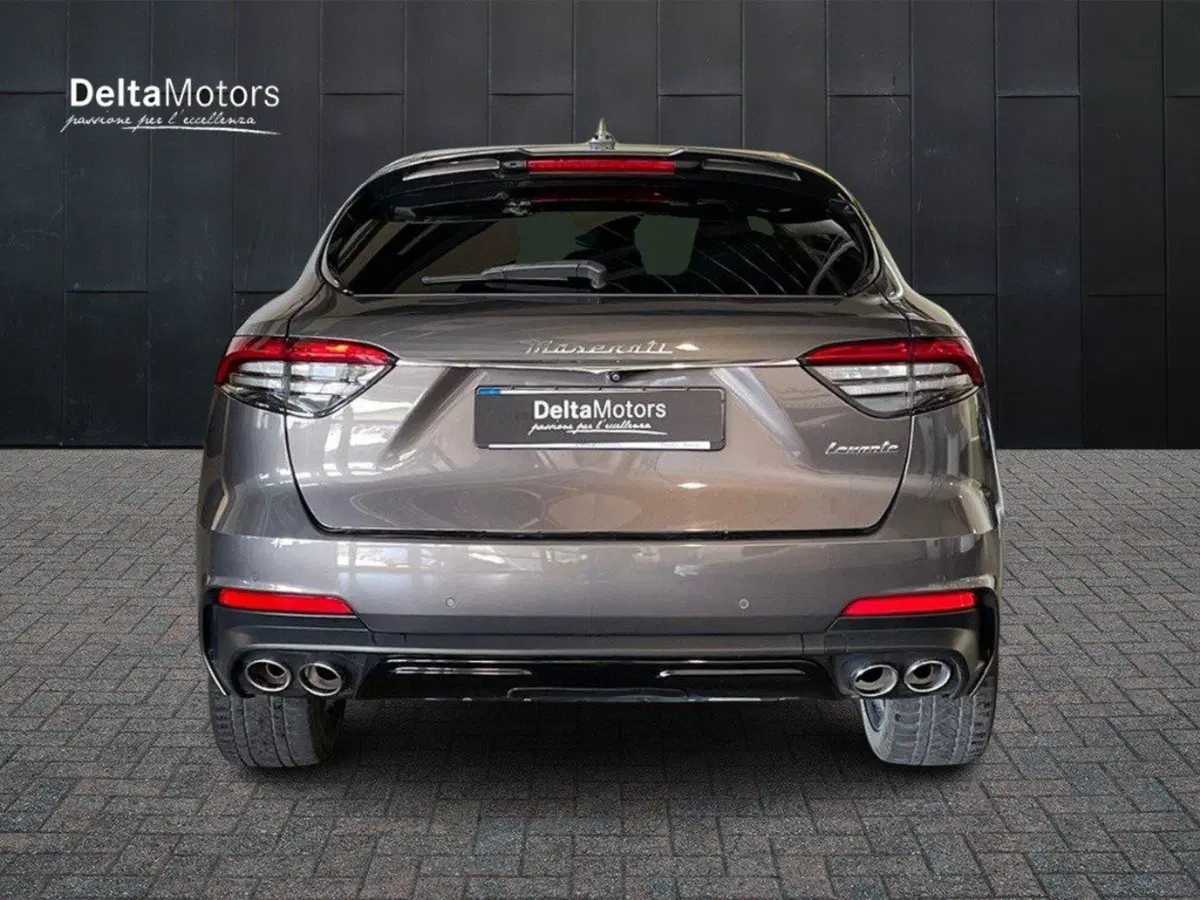 Maserati Levante usata a Ancona (4)