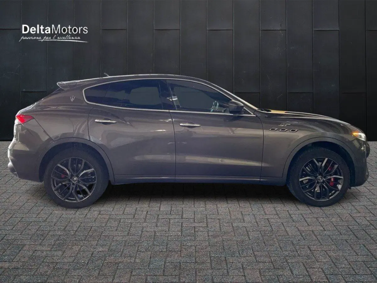 Maserati Levante usata a Ancona (5)