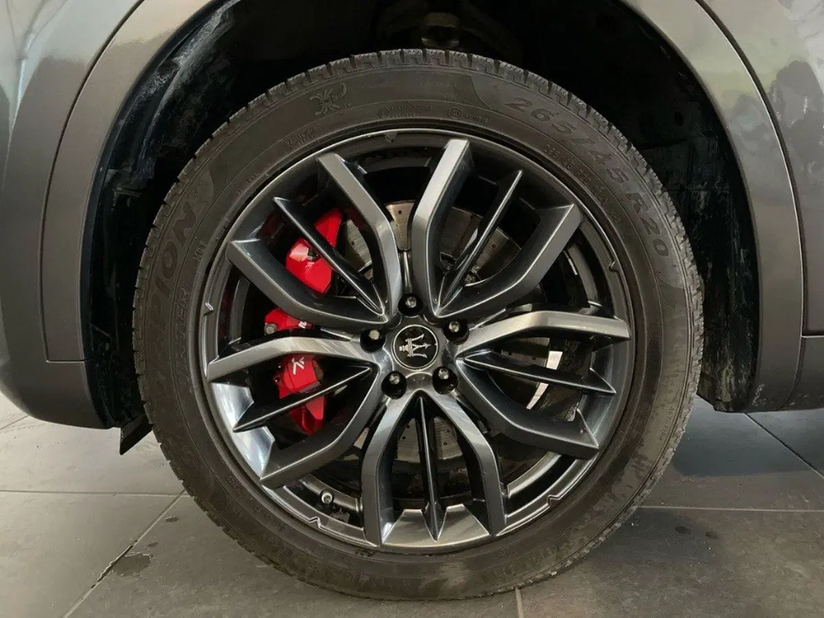 Maserati Levante usata a Ancona (8)