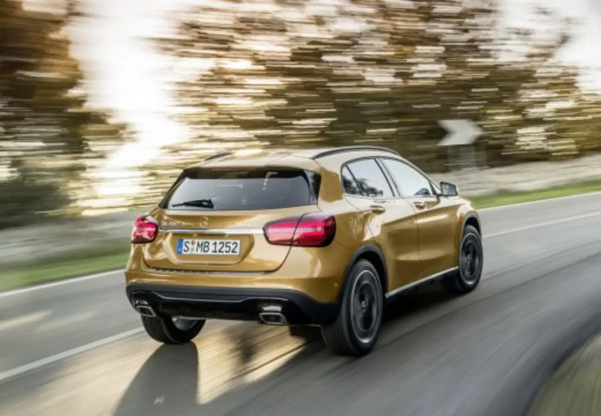 Mercedes-Benz GLA SUV usata a Rimini (11)