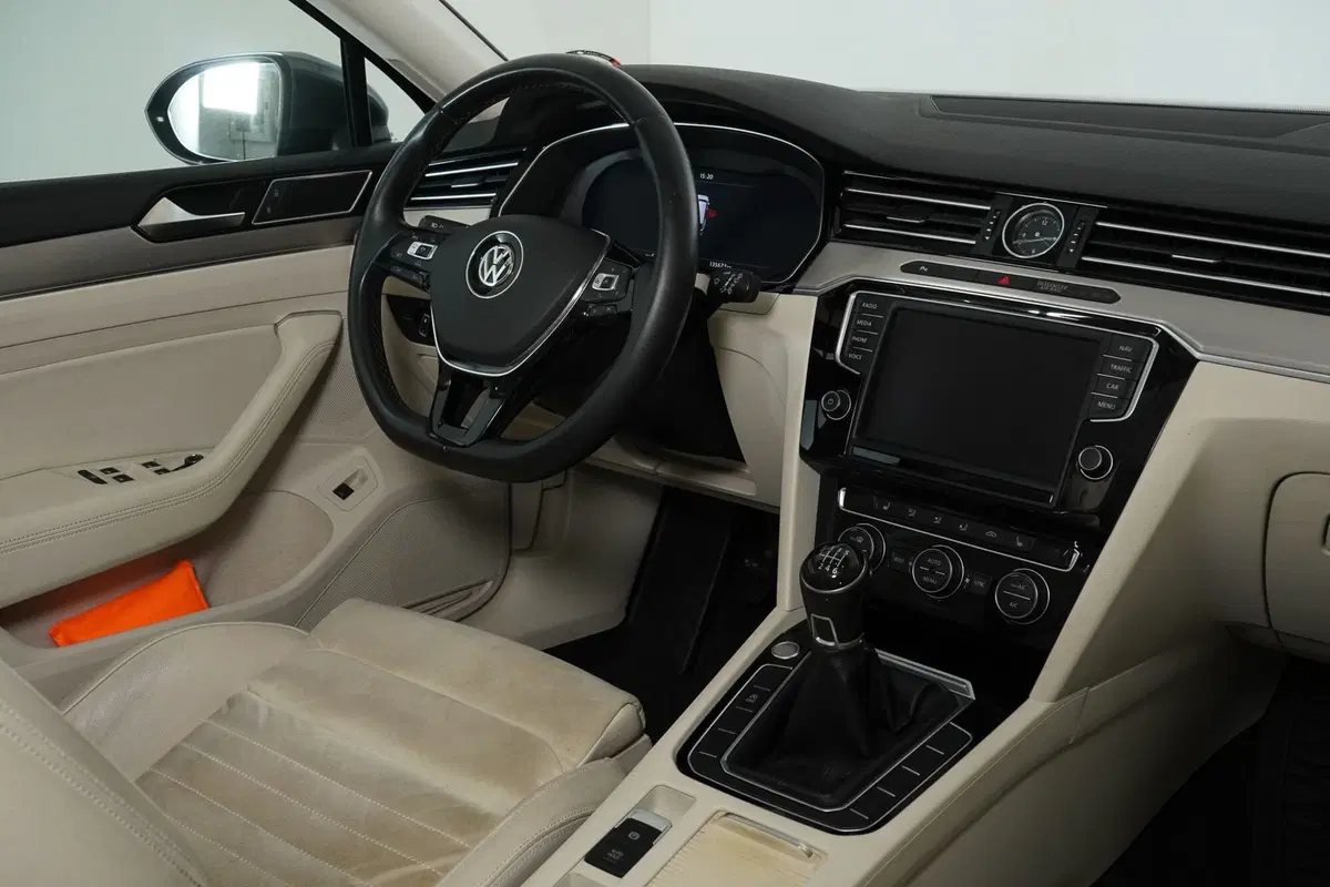 Volkswagen Passat Variant usata a Perugia (12)