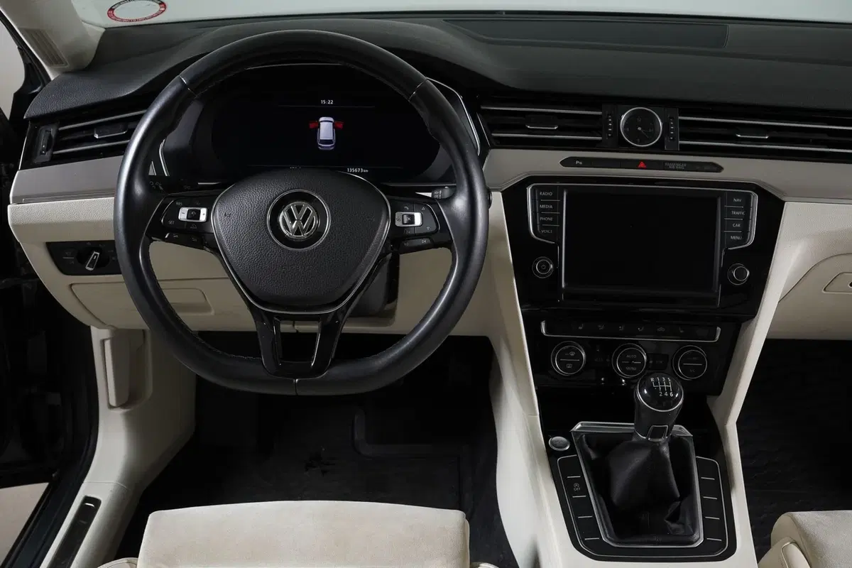 Volkswagen Passat Variant usata a Perugia (15)