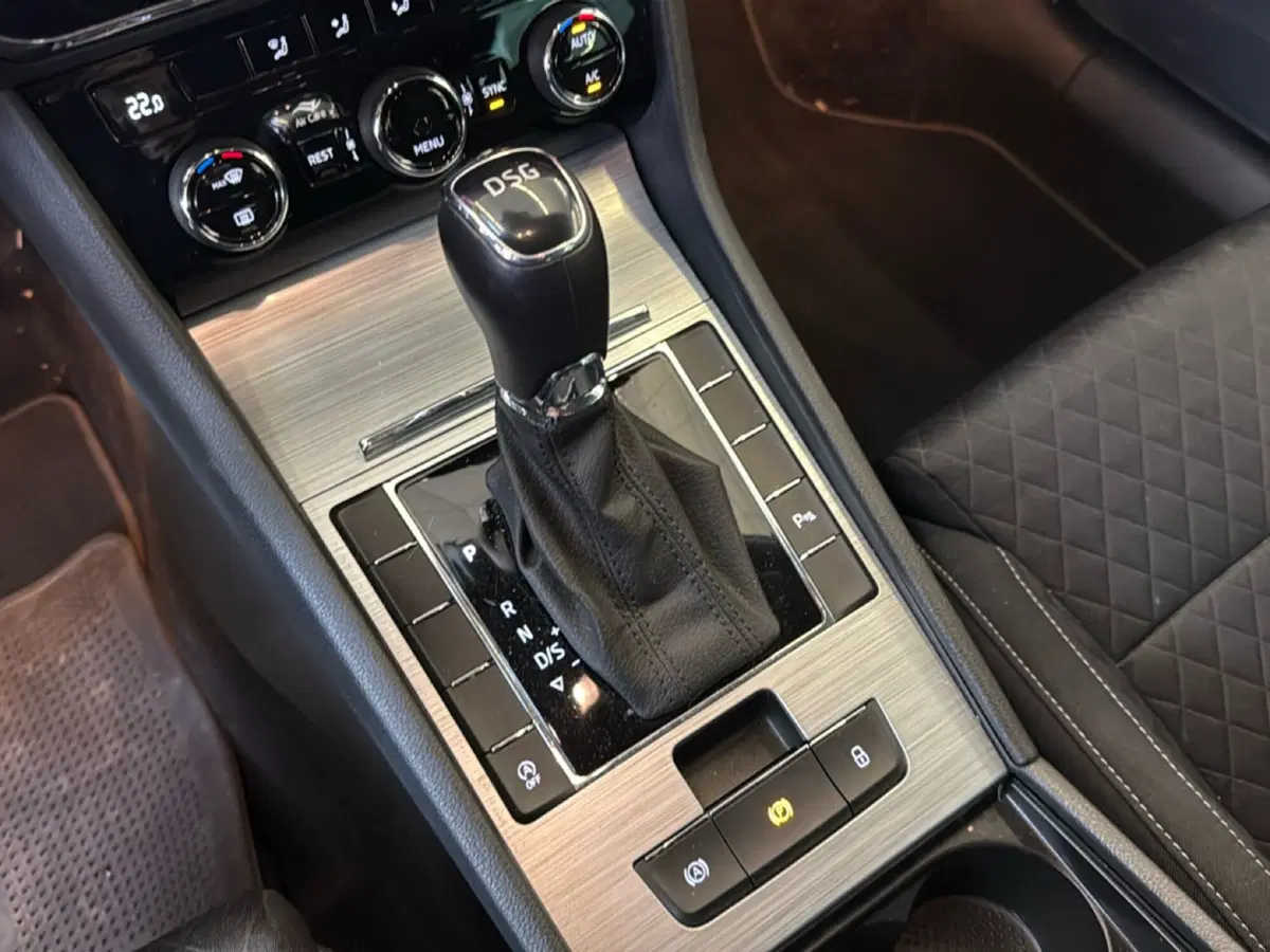 Skoda Superb Station Wagon usata a Pordenone (15)