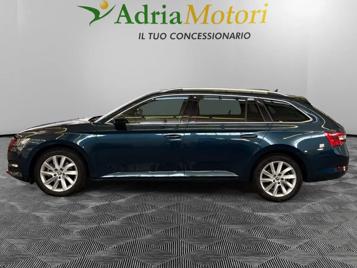 Skoda Superb Station Wagon usata a Pordenone (2)