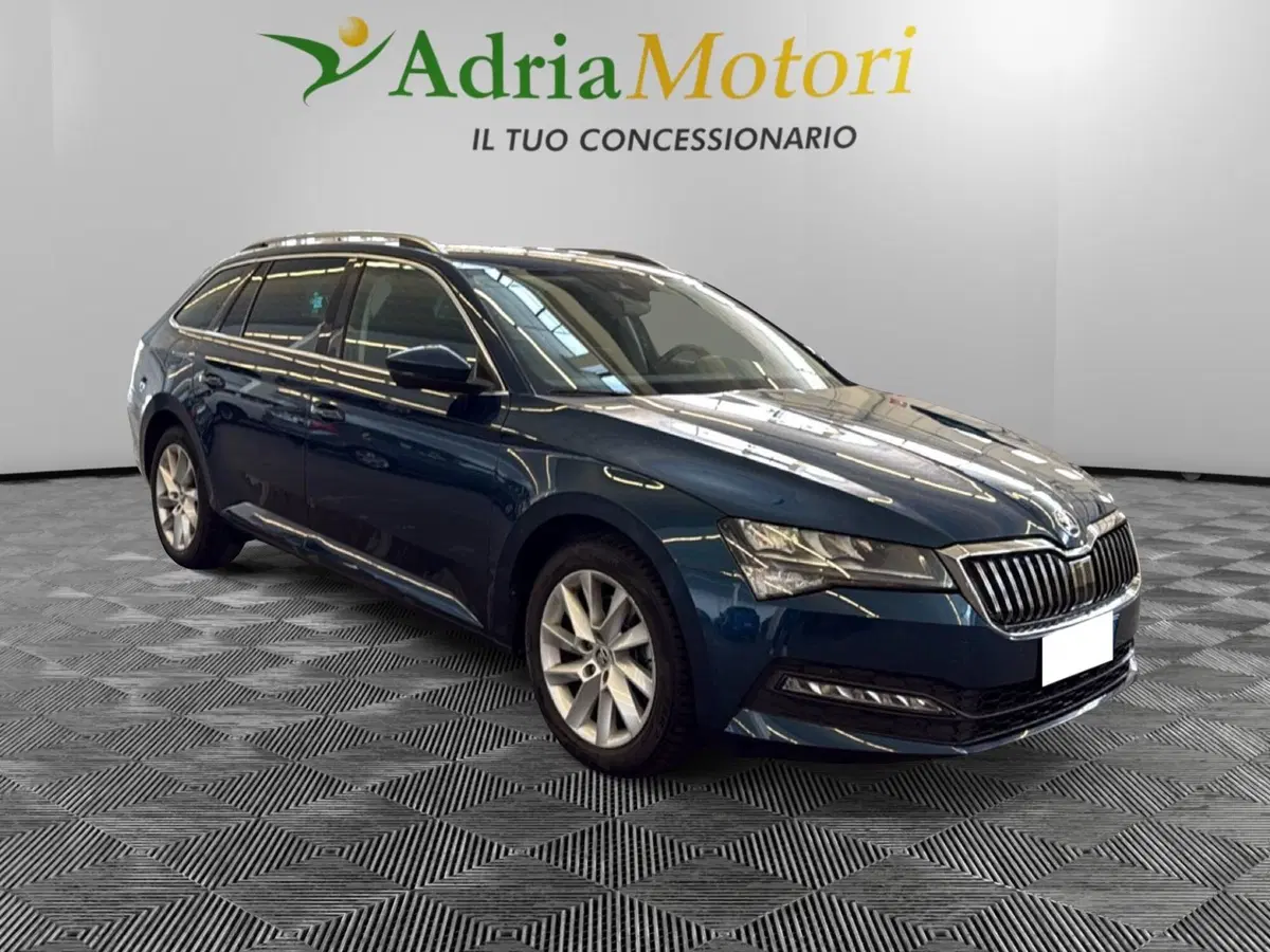 Skoda Superb Station Wagon usata a Pordenone (7)