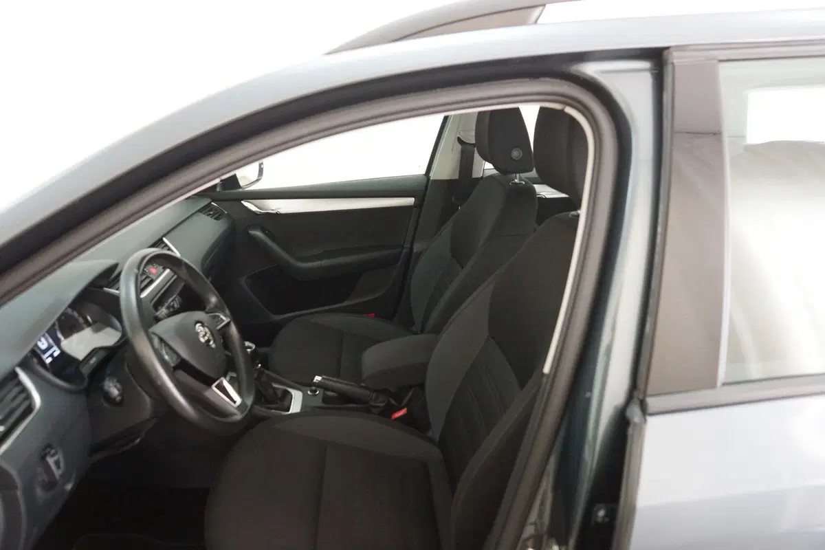 Skoda Octavia Station Wagon usata a Torino (8)