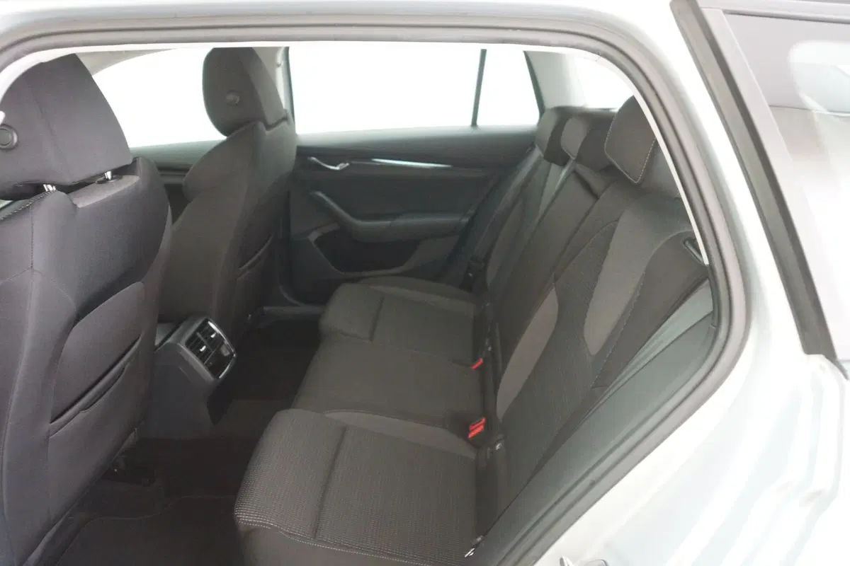 Skoda Octavia Station Wagon usata a Torino (8)