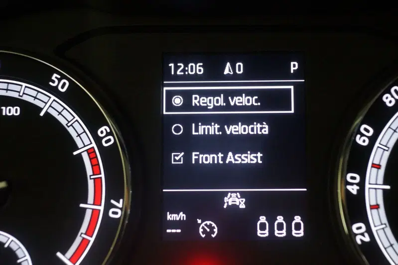 Skoda Karoq usata a Torino (16)