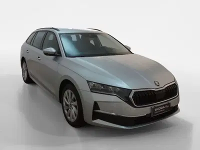 Skoda Octavia Station Wagon 2.0 tdi Executive 150cv dsg del 2025 usata a Torino