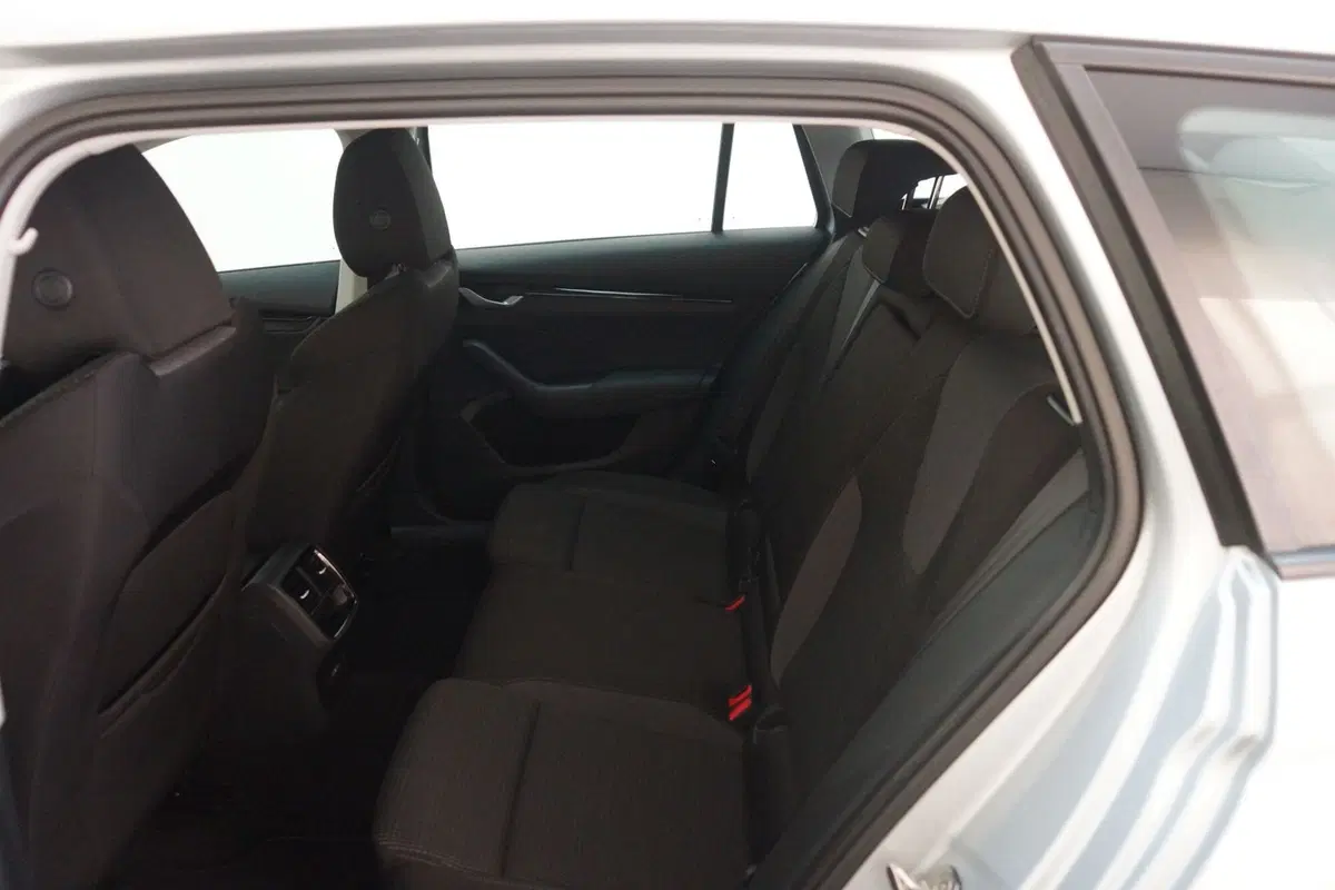 Skoda Octavia Station Wagon usata a Torino (8)