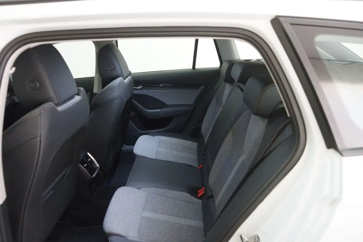 Skoda Octavia Station Wagon usata a Torino (8)