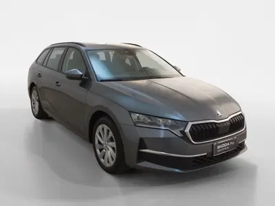 Skoda Octavia Station Wagon 2.0 tdi Executive 150cv dsg del 2024 usata a Torino