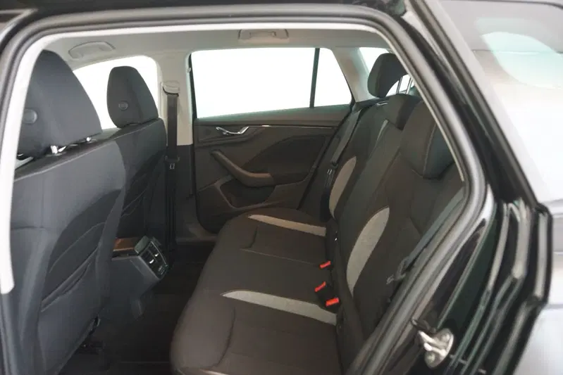 Skoda Kamiq usata a Torino (8)