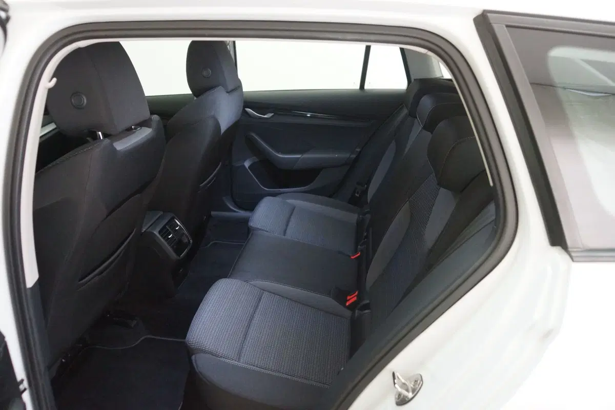 Skoda Octavia Station Wagon usata a Torino (8)