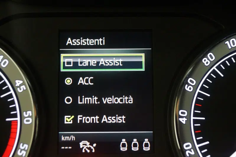 Skoda Karoq usata a Torino (16)