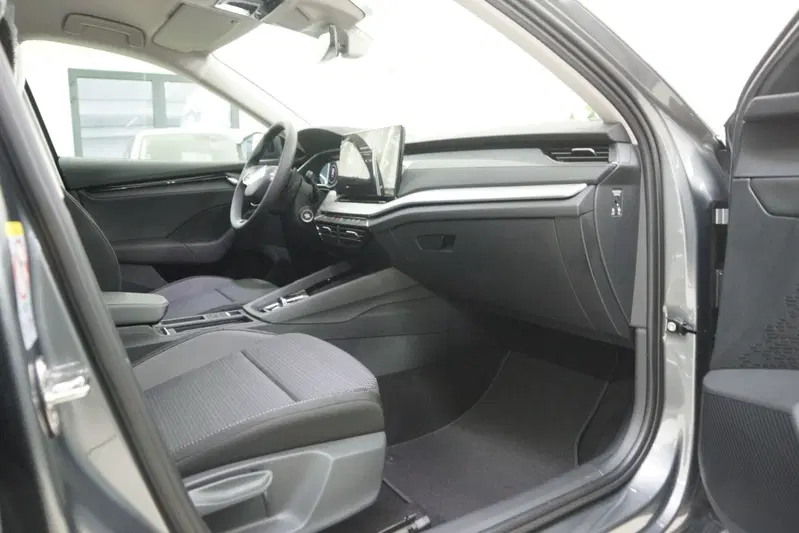 Skoda Octavia Station Wagon nuova a Torino (14)