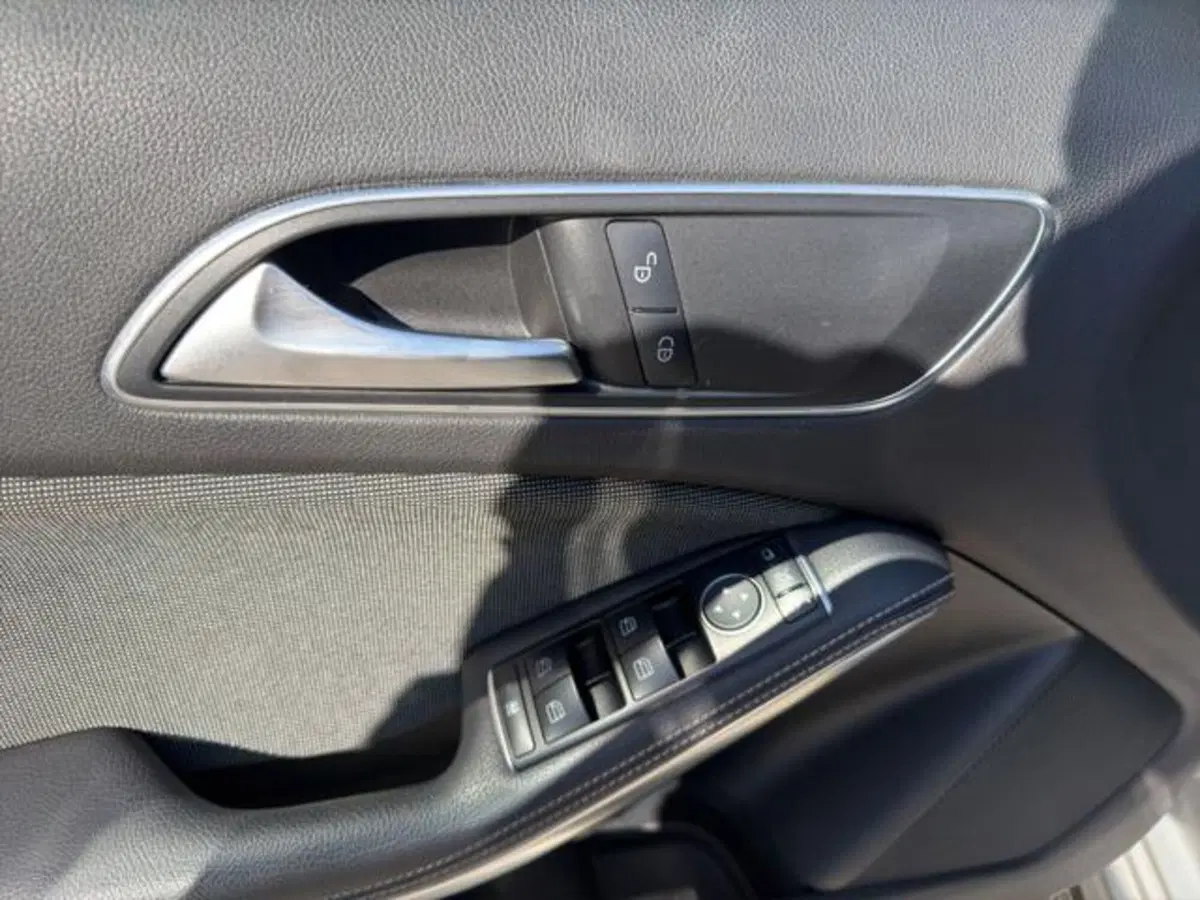 Mercedes-Benz Classe A usata a Milano (11)