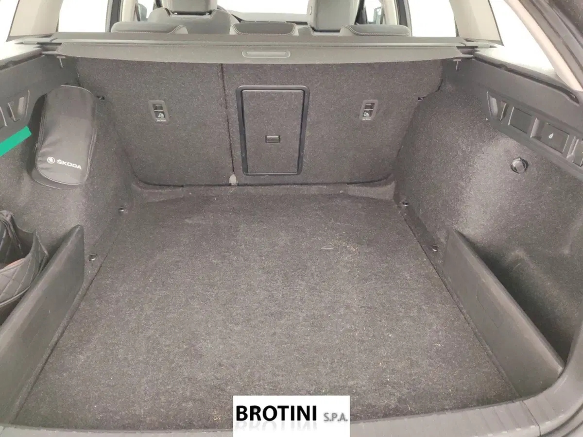 Skoda Octavia Station Wagon usata a Massa-Carrara (18)