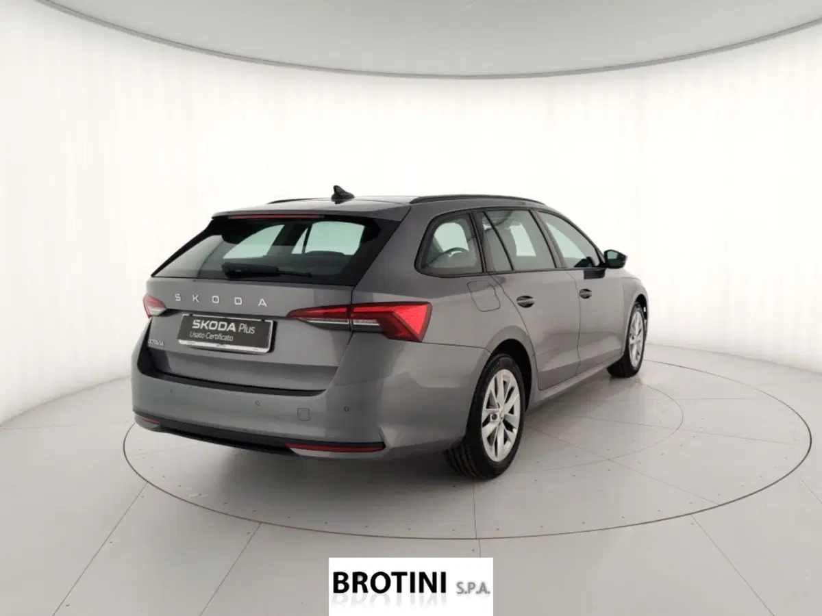 Skoda Octavia Station Wagon usata a Massa-Carrara (3)