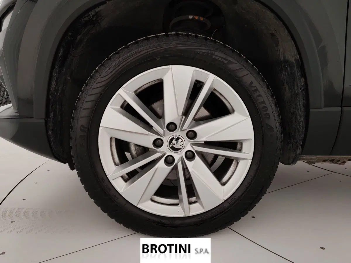 Skoda Karoq usata a Massa-Carrara (6)