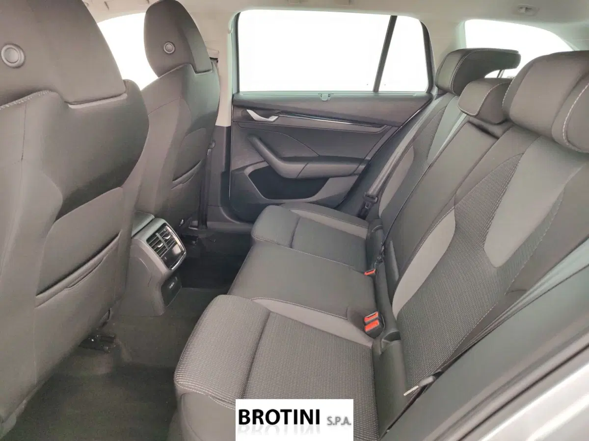 Skoda Octavia Station Wagon usata a Massa-Carrara (10)