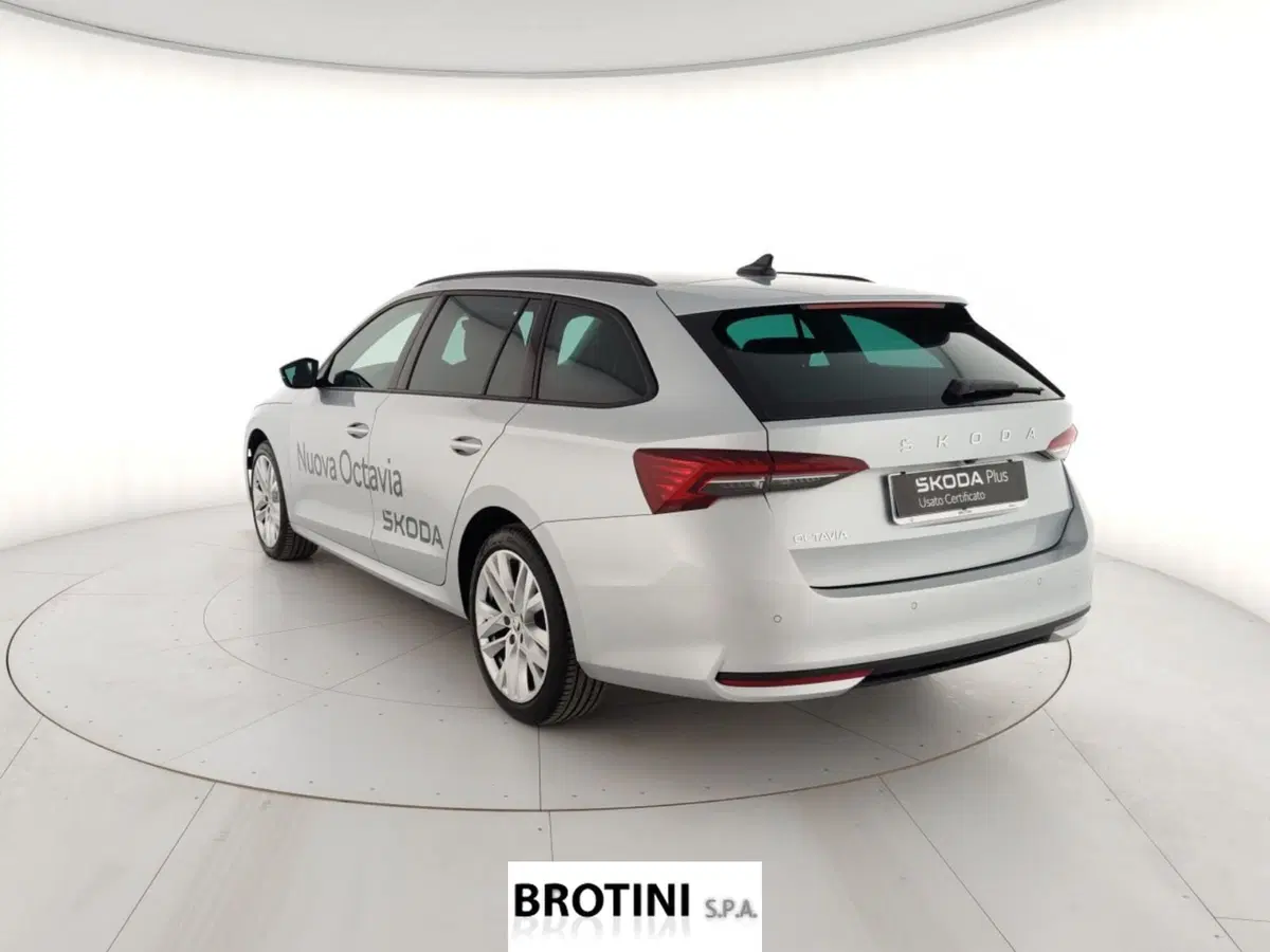 Skoda Octavia Station Wagon usata a Massa-Carrara (2)