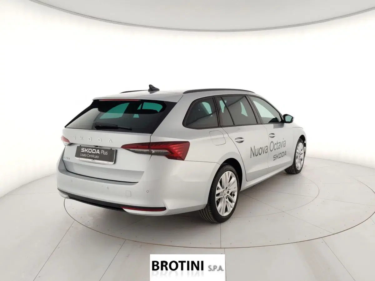 Skoda Octavia Station Wagon usata a Massa-Carrara (3)
