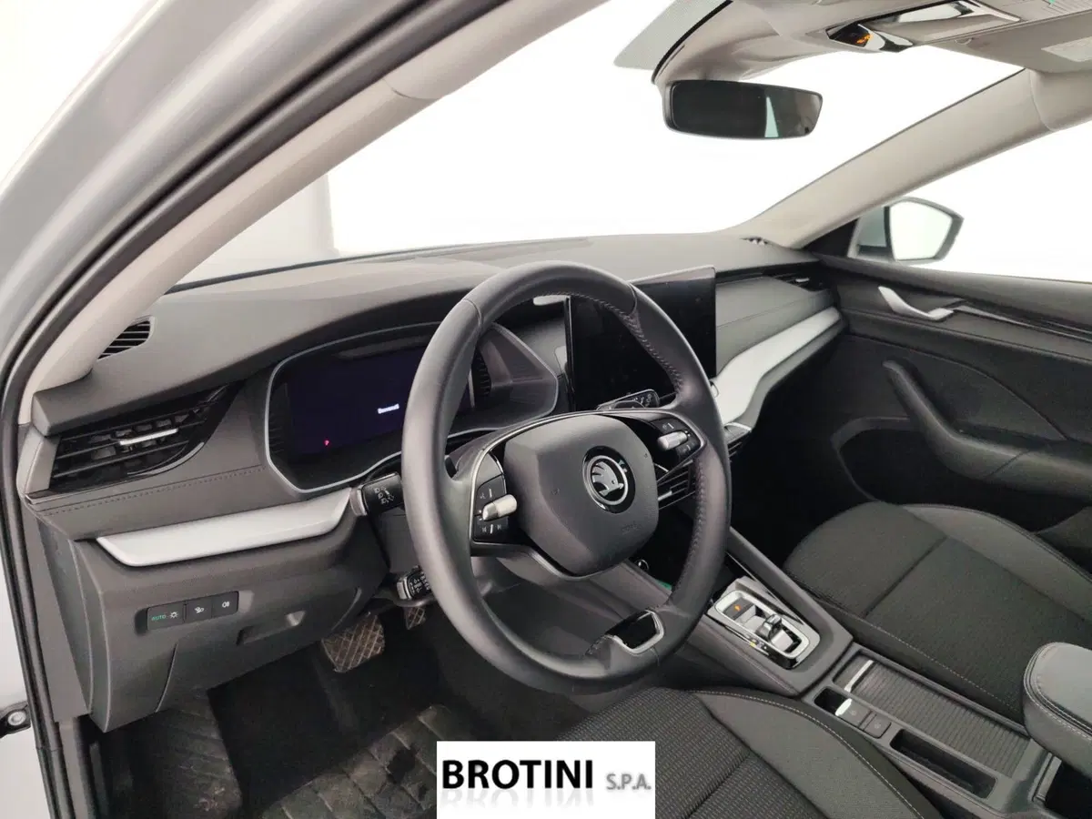 Skoda Octavia Station Wagon usata a Massa-Carrara (8)