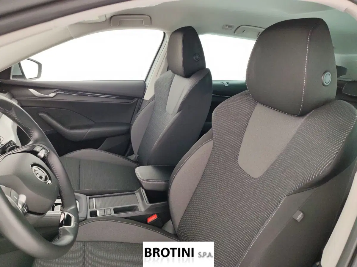 Skoda Octavia Station Wagon usata a Massa-Carrara (9)