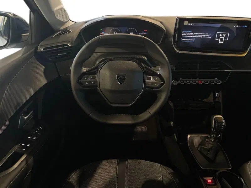 Peugeot 208 nuova a Salerno (10)