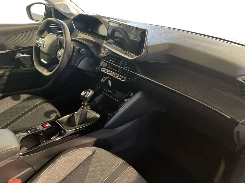 Peugeot 208 nuova a Salerno (15)