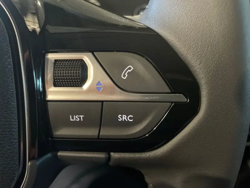 Peugeot 208 nuova a Salerno (20)
