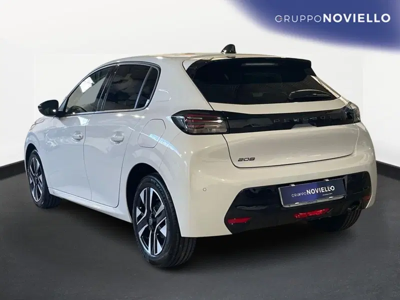 Peugeot 208 nuova a Salerno (5)