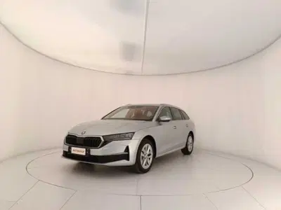 Skoda Octavia Station Wagon 2.0 tdi Executive 150cv dsg nuova a Treviso